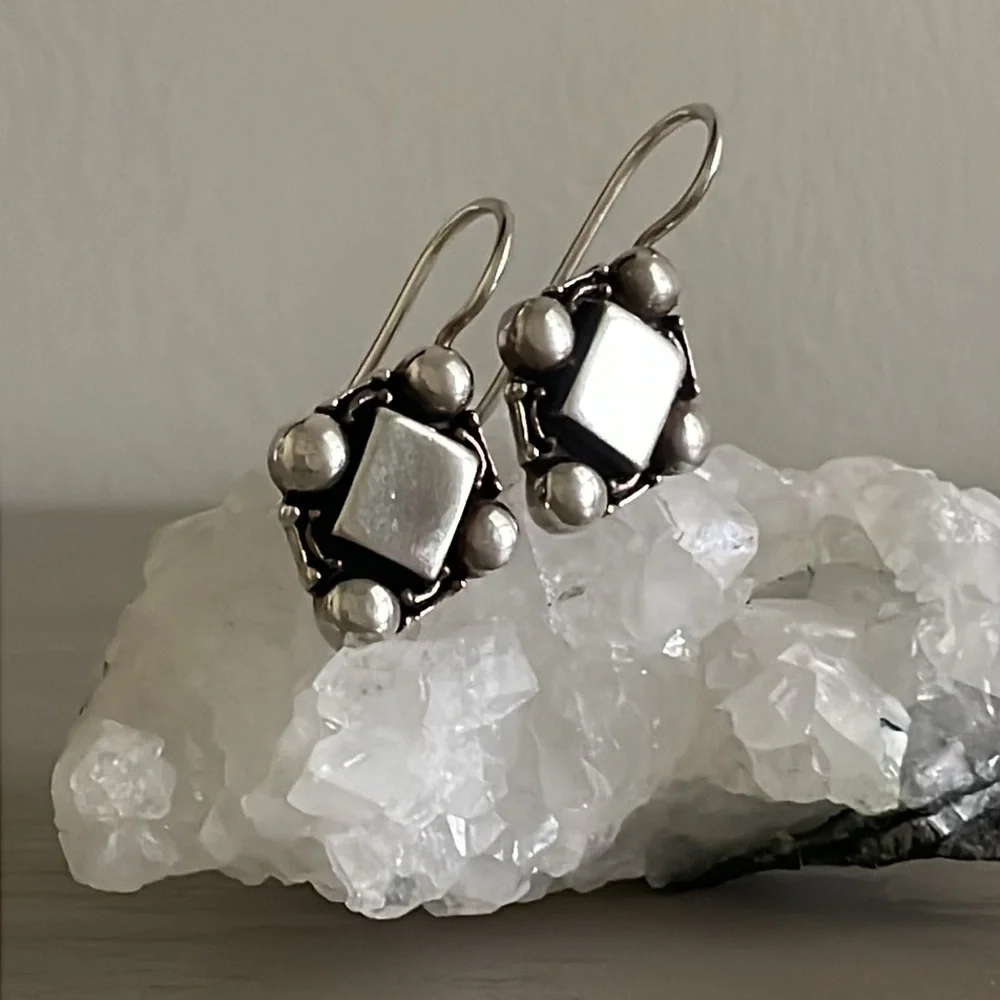Silpada Sterling Silver Vintage French Wires W0335